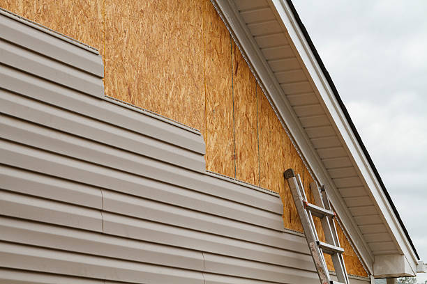 Professional Fiber Cement Siding technician working in Belvidere, NJ